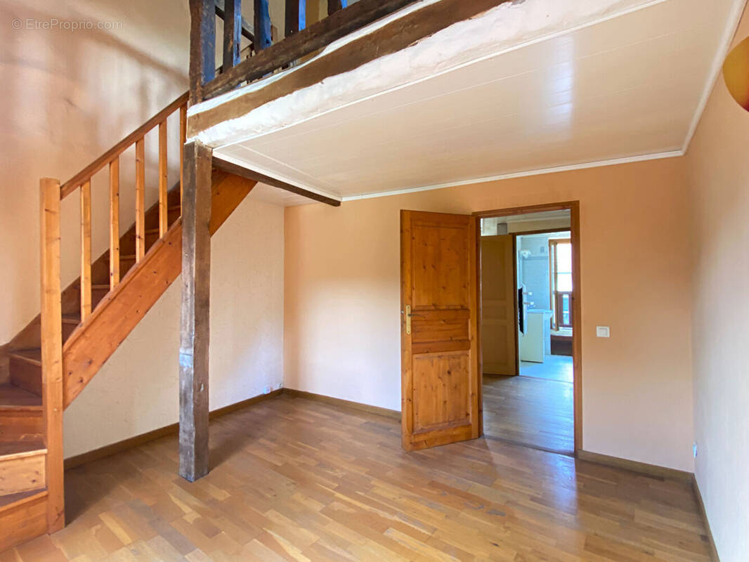 Appartement à VETHEUIL