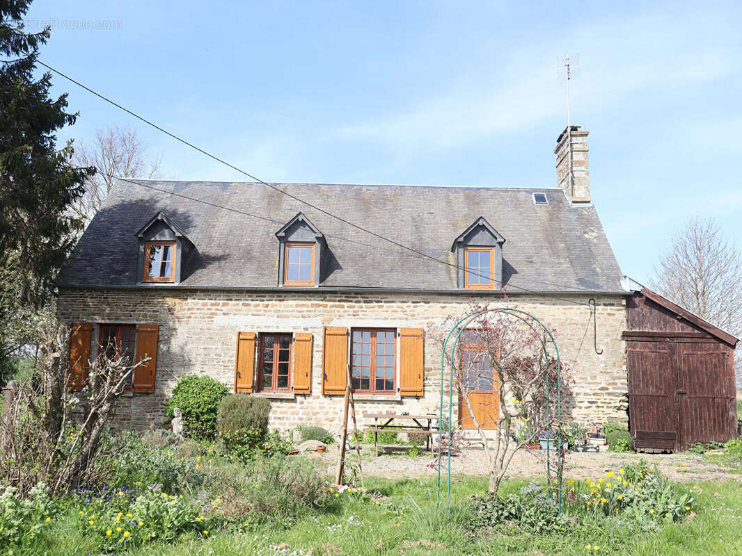 Maison à MORTAIN