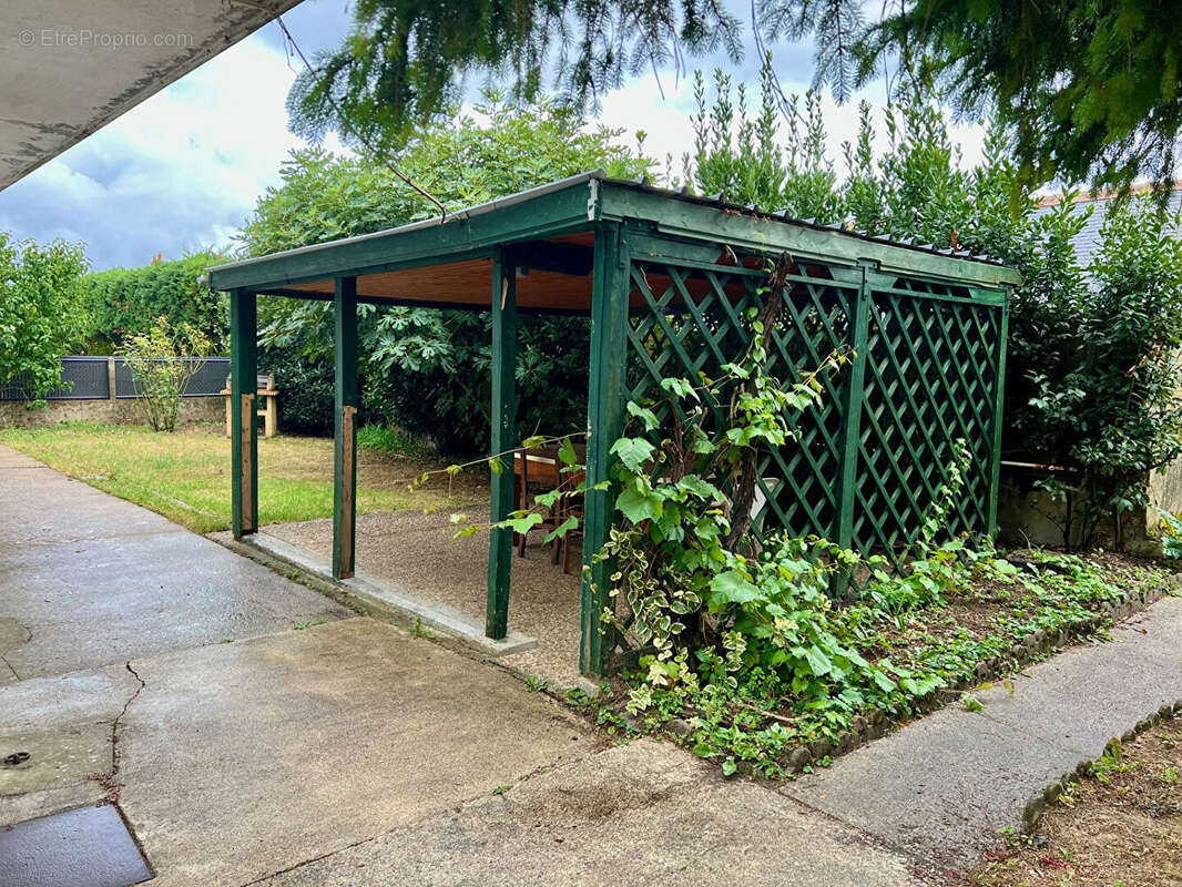 Maison à PARCAY-MESLAY