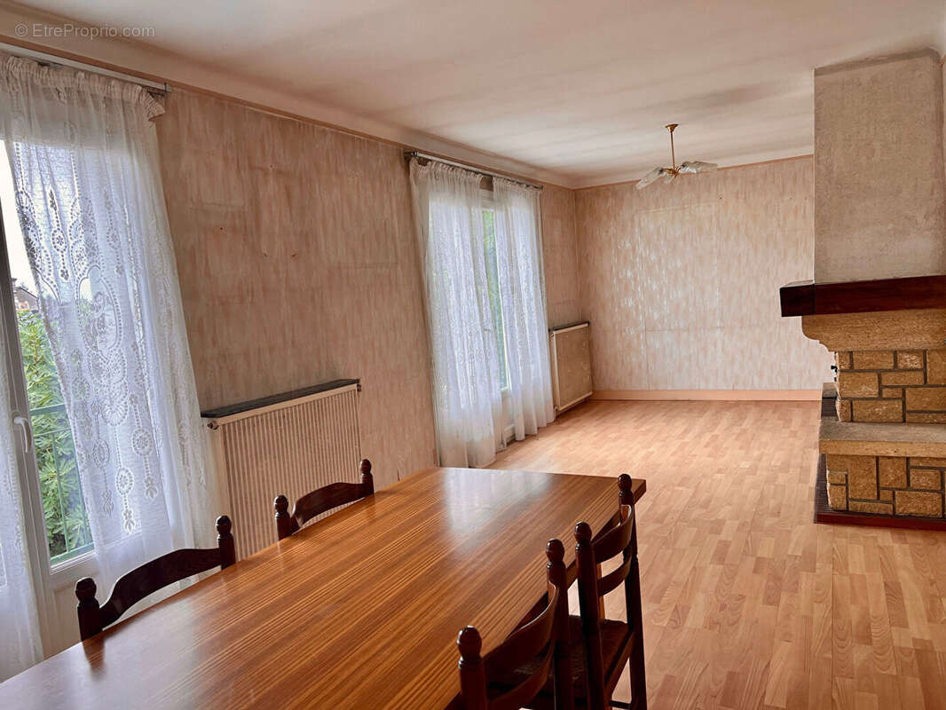 Maison à PARCAY-MESLAY