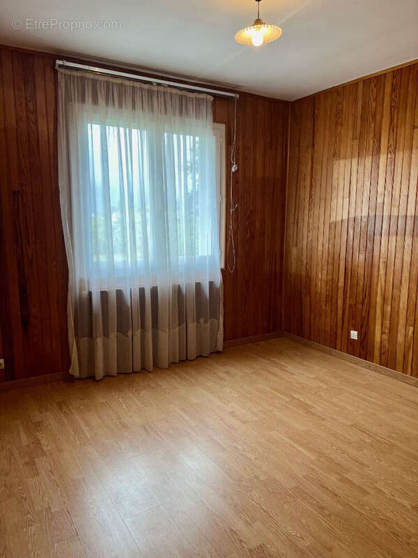 Maison à PARCAY-MESLAY