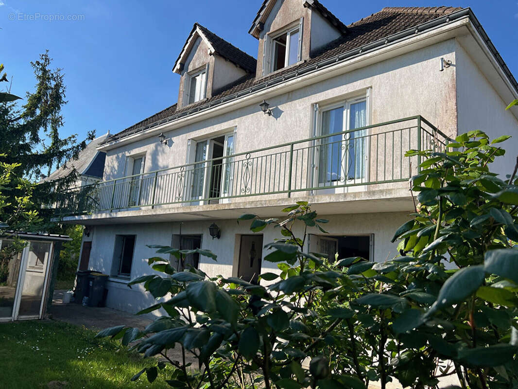 Maison à PARCAY-MESLAY