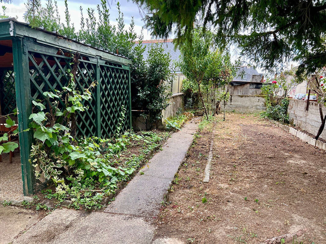 Maison à PARCAY-MESLAY