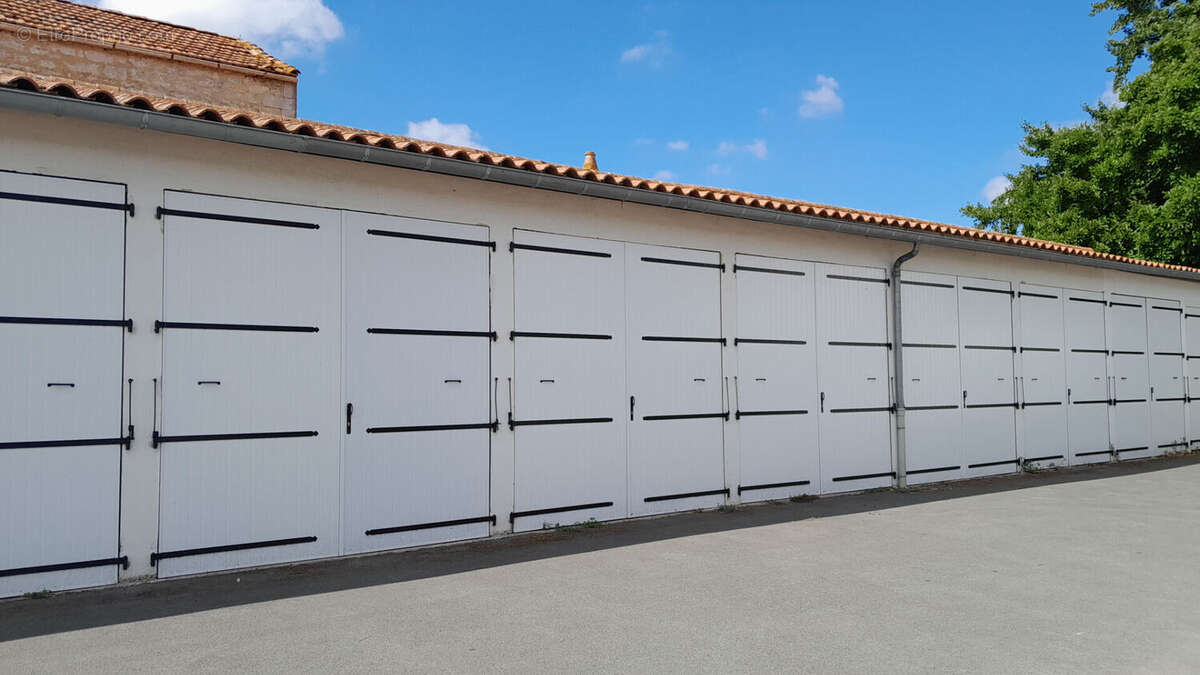 Parking à ROCHEFORT