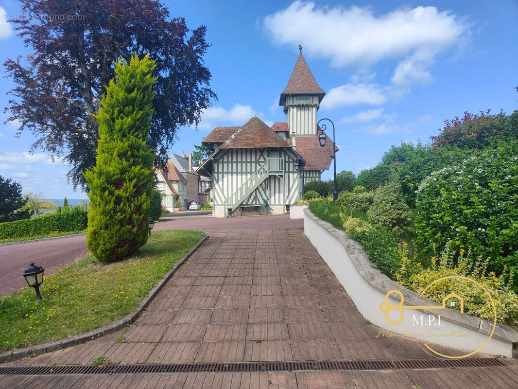 Autre à PONT-L&#039;EVEQUE
