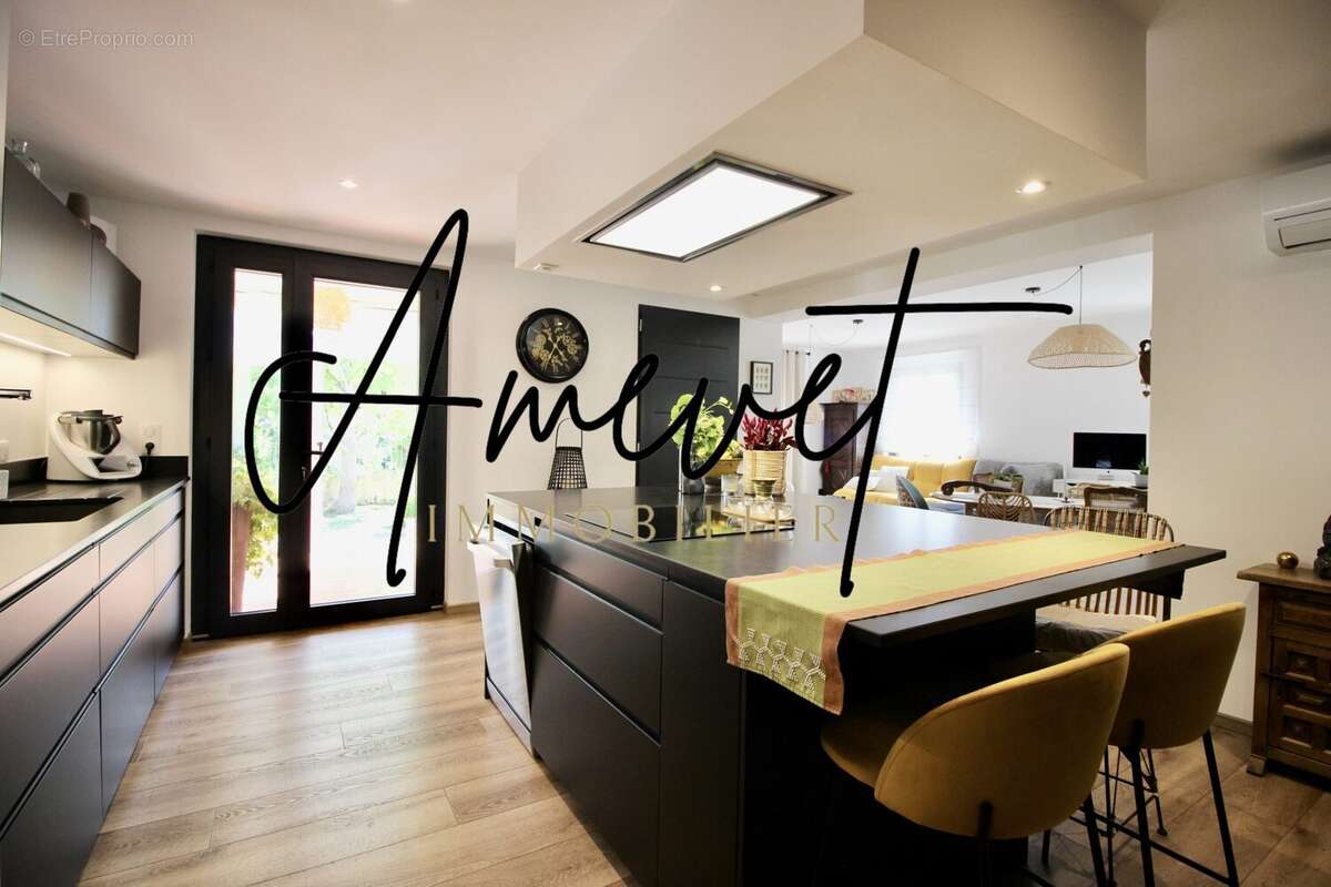 Maison à L&#039;ISLE-SUR-LA-SORGUE