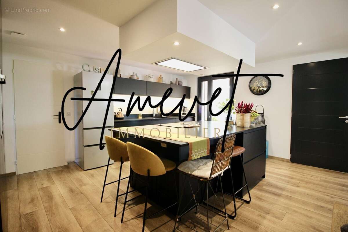 Maison à L&#039;ISLE-SUR-LA-SORGUE