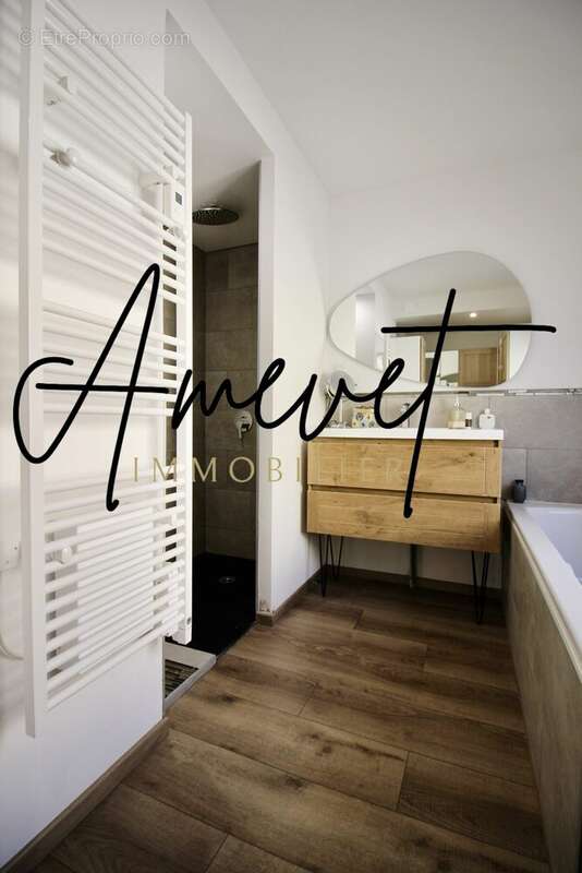 Maison à L&#039;ISLE-SUR-LA-SORGUE