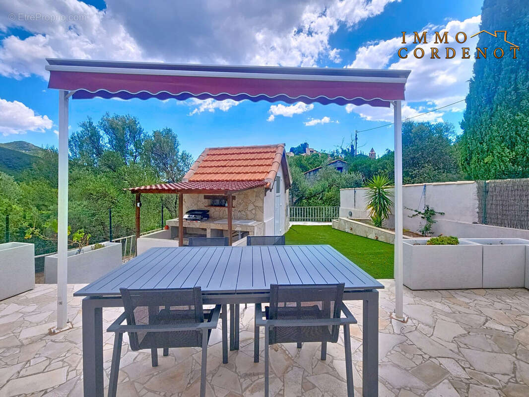 Maison à LE REVEST-LES-EAUX