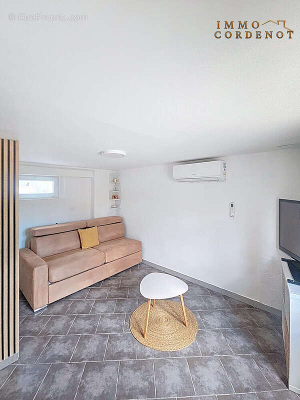 Maison à LE REVEST-LES-EAUX