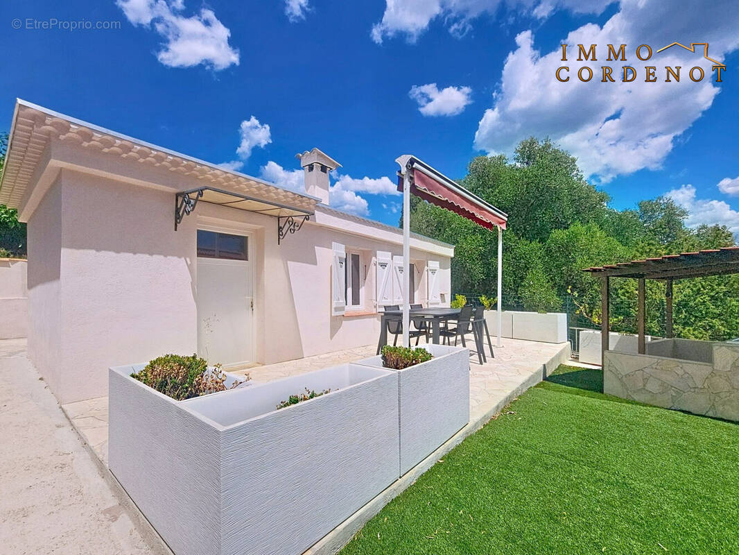 Maison à LE REVEST-LES-EAUX