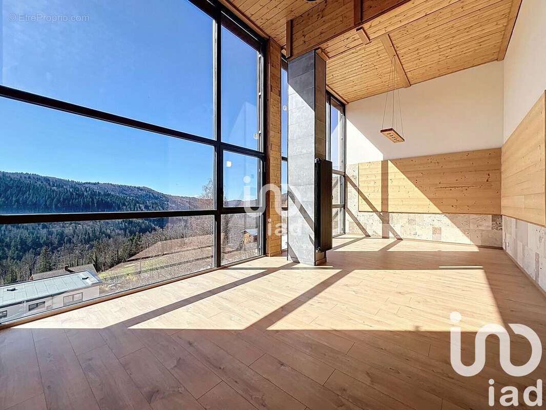 Photo 2 - Commerce à MORBIER