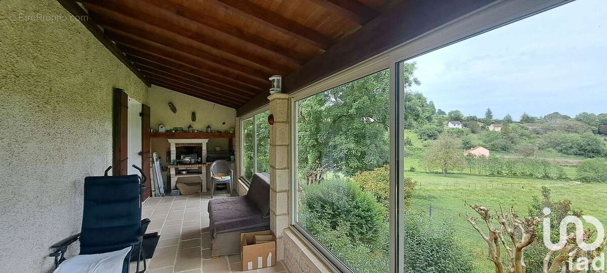 Photo 3 - Maison à SAINT-GERMAIN-DU-SALEMBRE