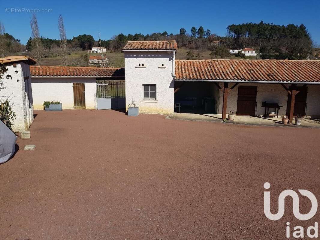 Photo 6 - Maison à SAINT-GERMAIN-DU-SALEMBRE