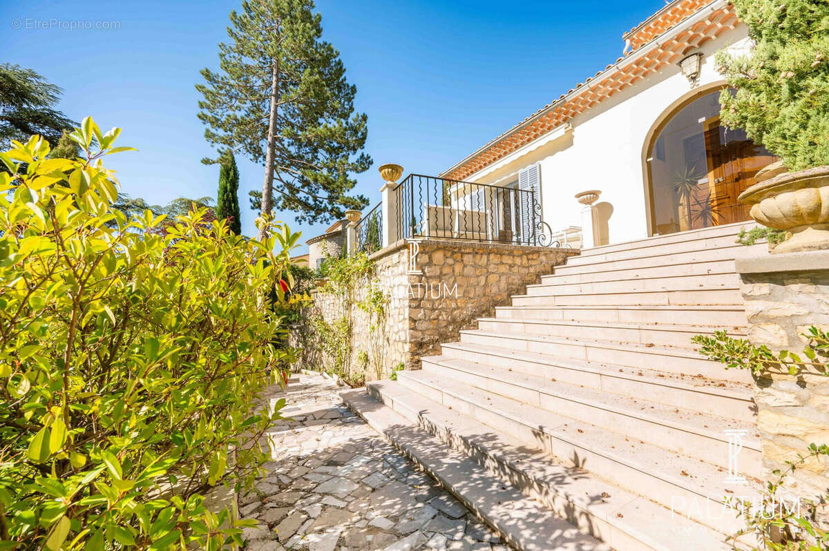 Maison à GREOUX-LES-BAINS