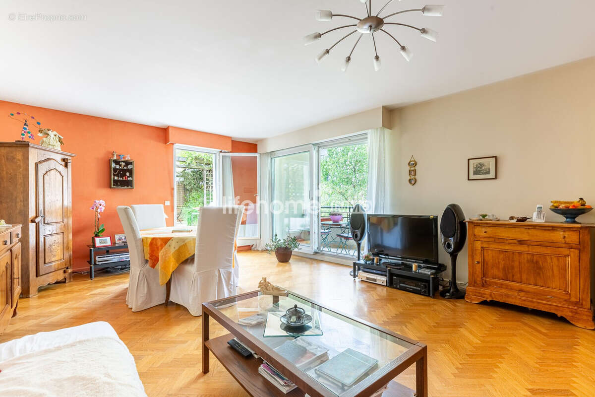Appartement à SURESNES