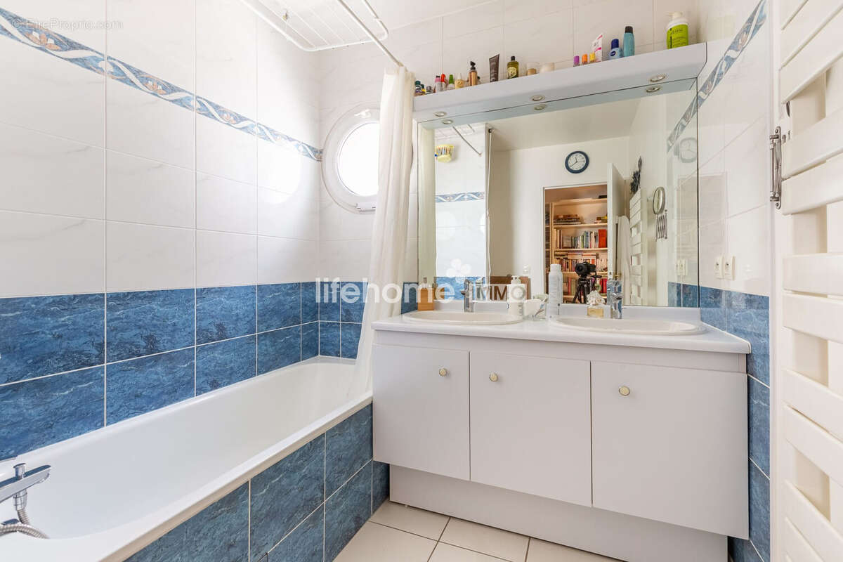 Appartement à SURESNES