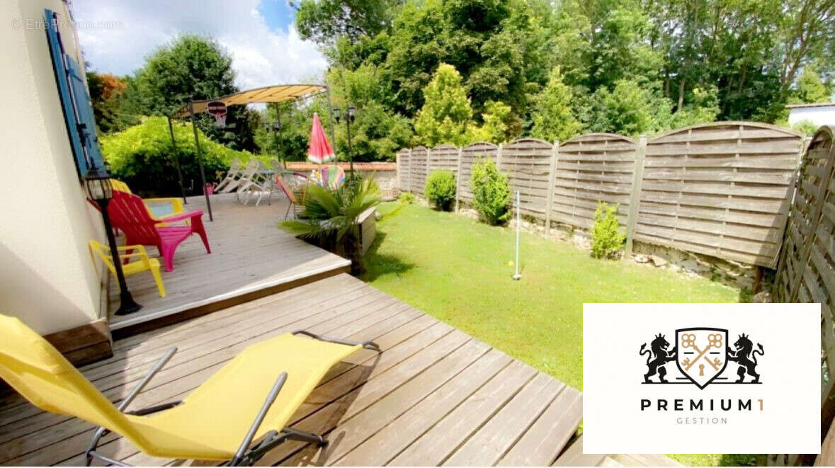 Maison à LE THILLAY