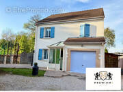 Maison à LE THILLAY