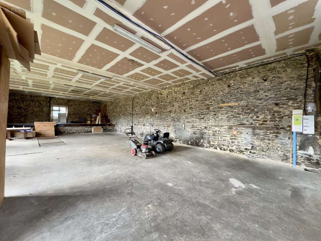 Espace de stockage  - Appartement à SUSSAC