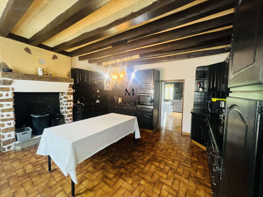 Maison à SAINT-LEONARD-DES-BOIS