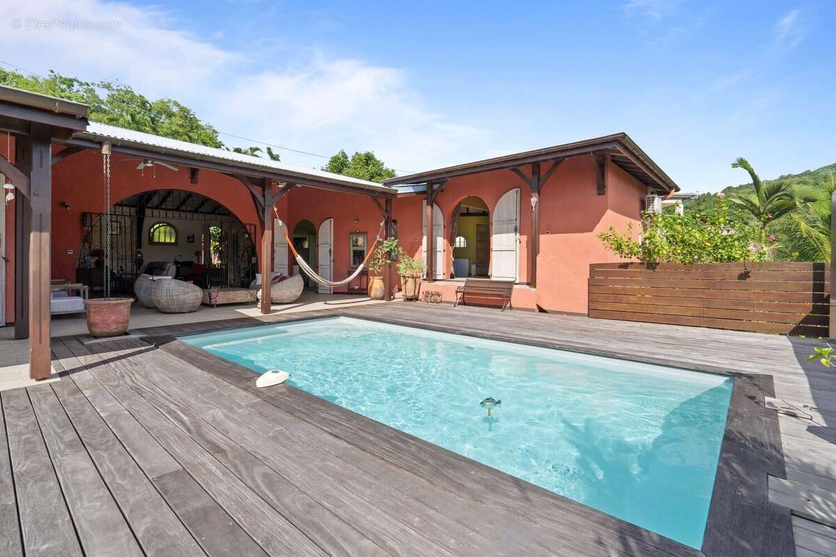 Maison à LES TROIS-ILETS