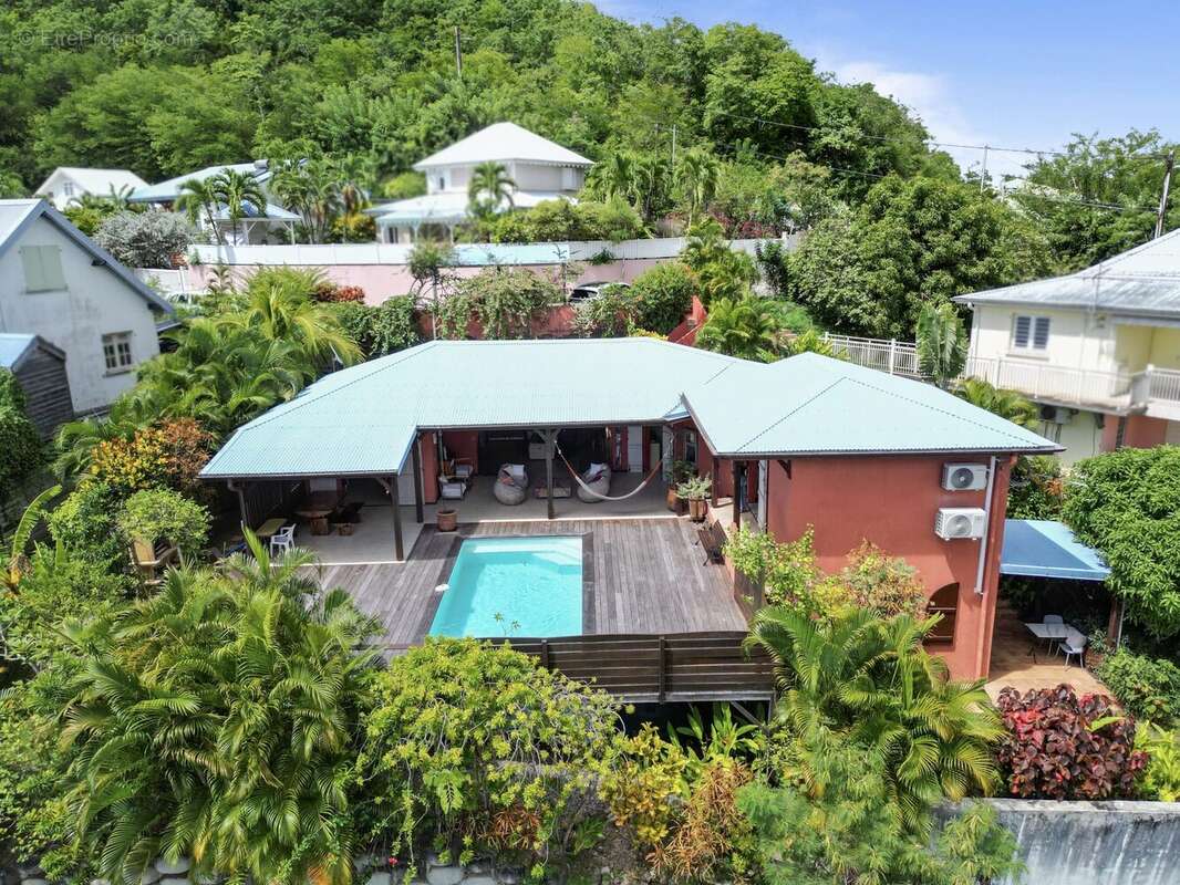 Maison à LES TROIS-ILETS