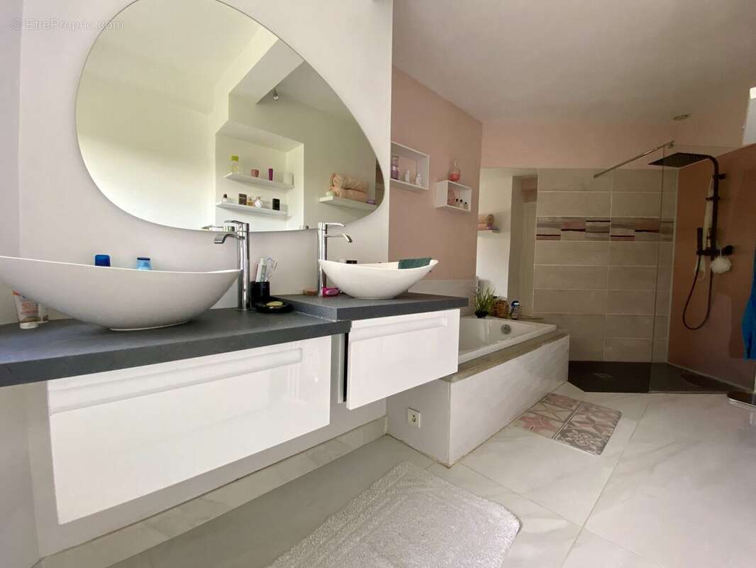 Maison à BOURG-DE-PEAGE