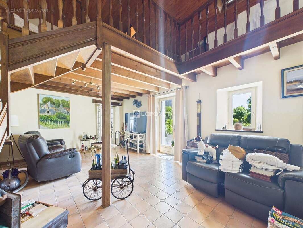 Maison à CHATEAUNEUF-DU-FAOU