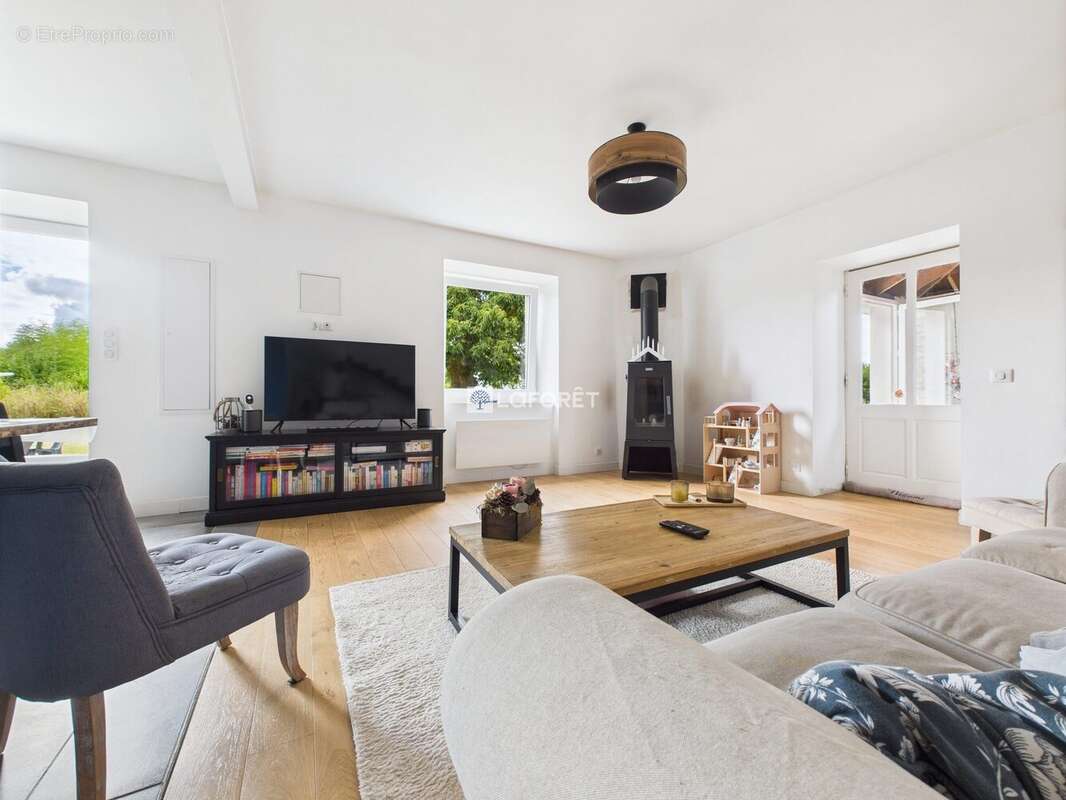 Maison à PLONEOUR-LANVERN