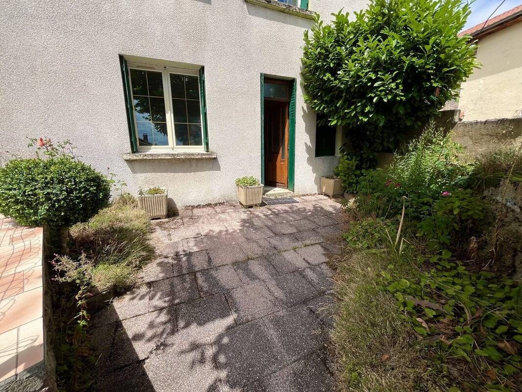 Maison à SAINT-JEAN-LA-FOUILLOUSE