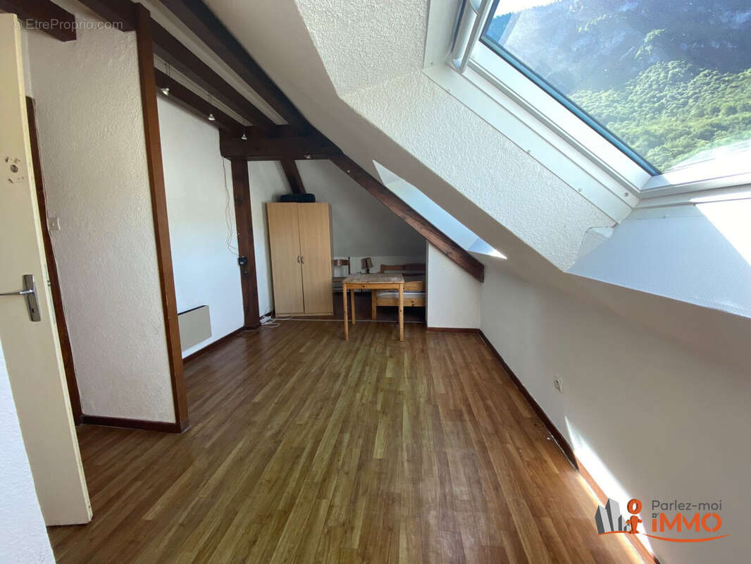 Appartement à AIGUEBELETTE-LE-LAC
