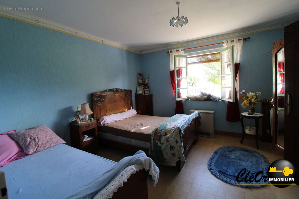 Maison à LA CHAPELLE-SAINT-SAUVEUR