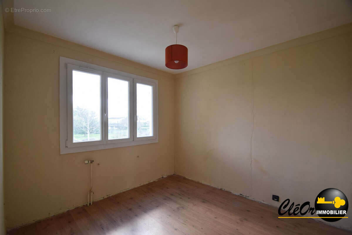 Maison à CHARETTE-VARENNES