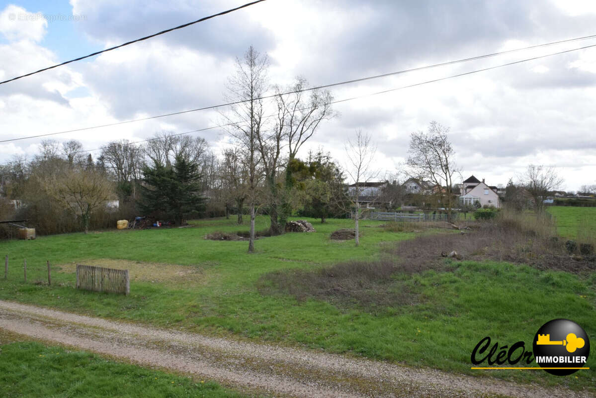 Maison à CHARETTE-VARENNES