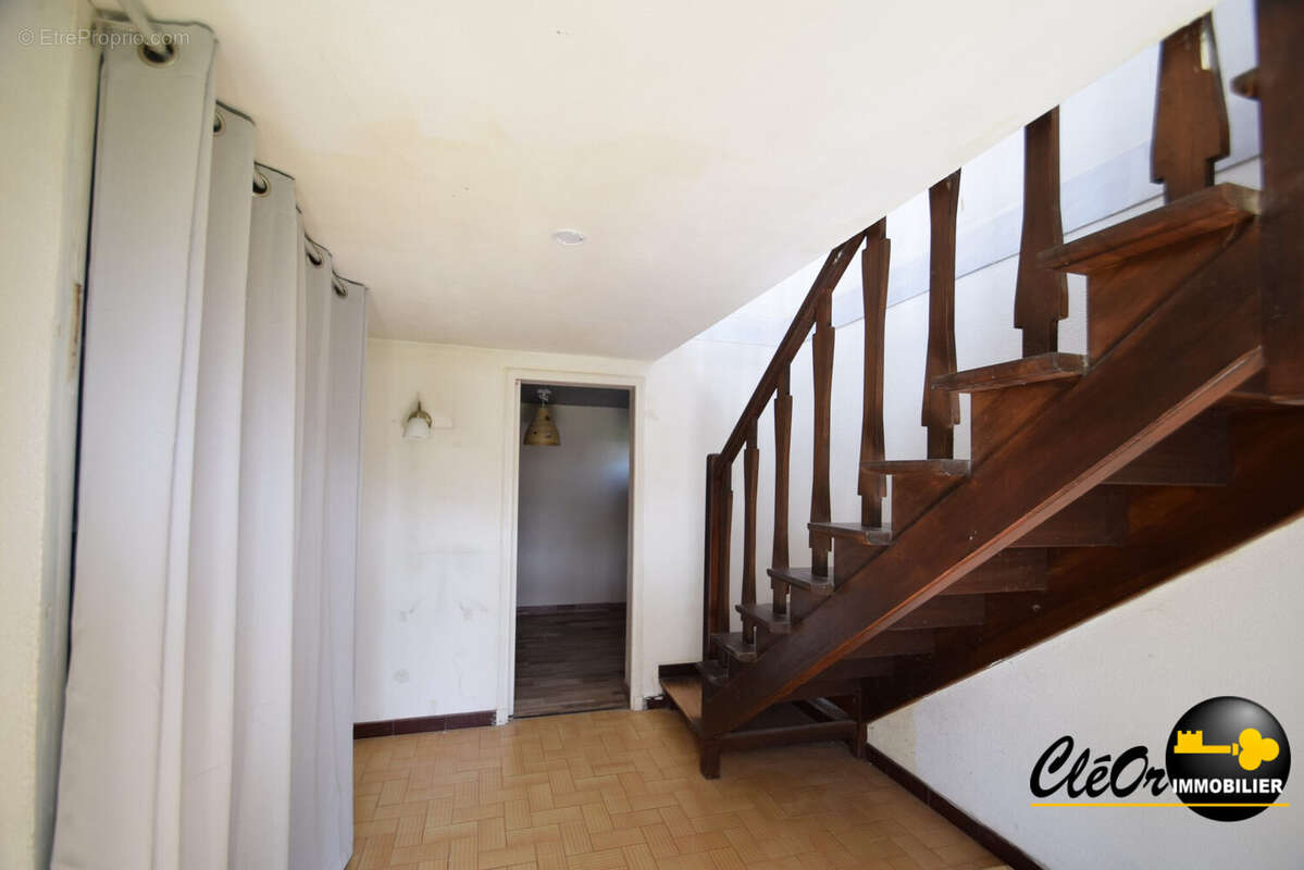 Maison à CHARETTE-VARENNES