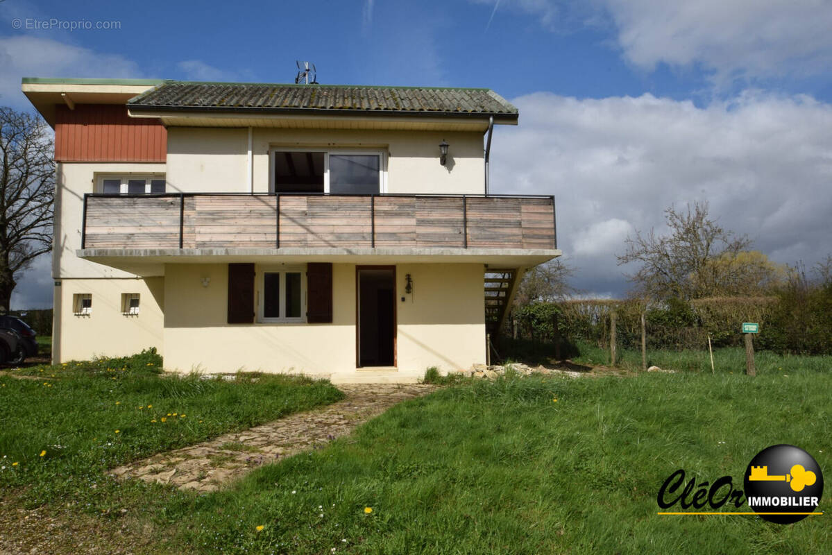 Maison à CHARETTE-VARENNES