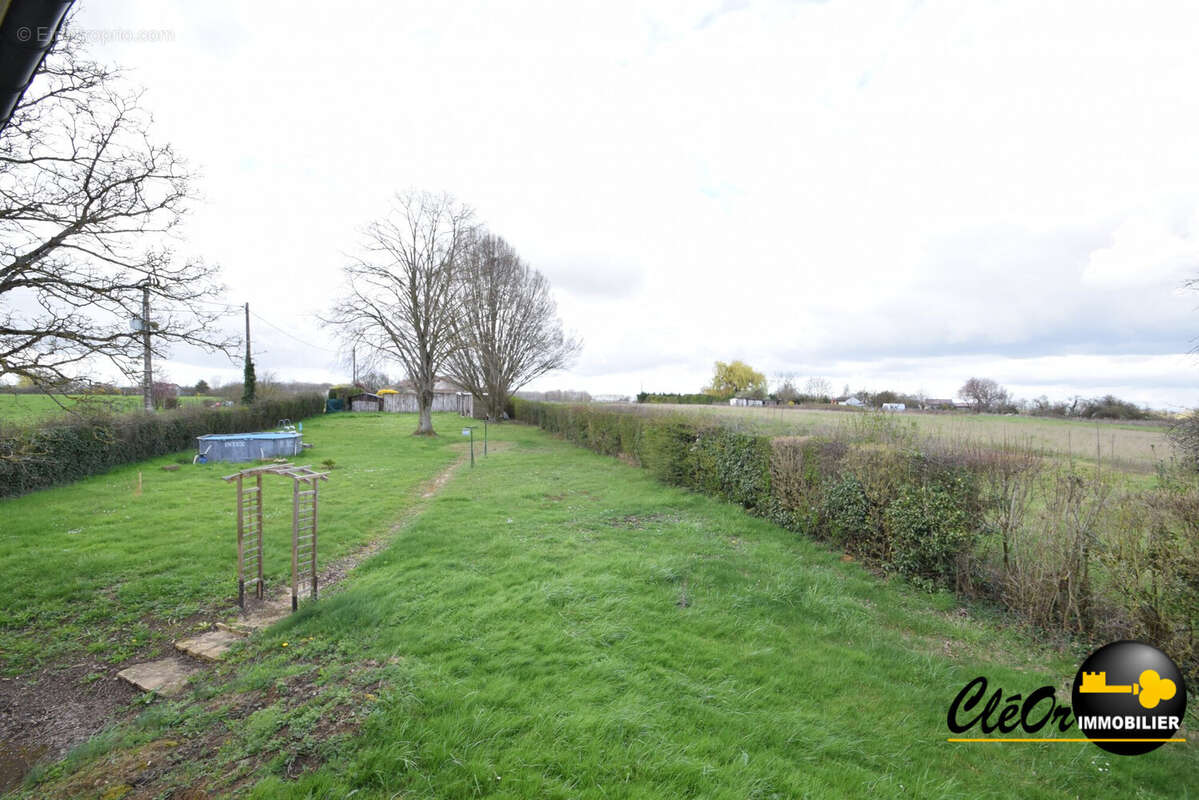 Maison à CHARETTE-VARENNES