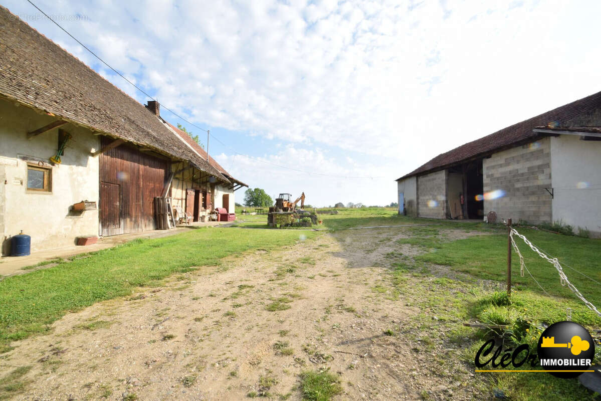 Maison à SAINT-BONNET-EN-BRESSE