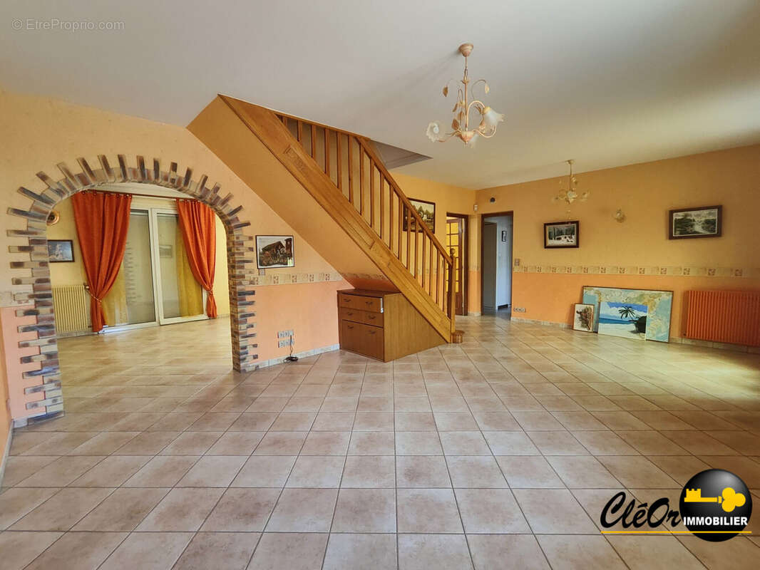 Maison à PIERRE-DE-BRESSE