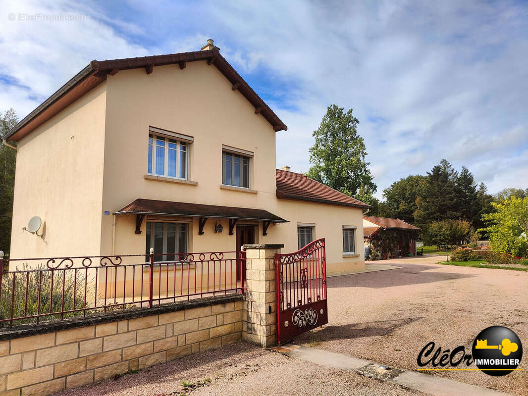 Maison à PIERRE-DE-BRESSE