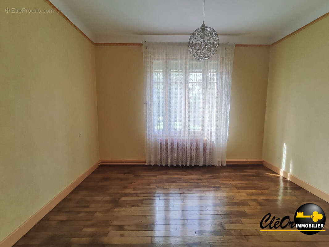 Maison à PIERRE-DE-BRESSE