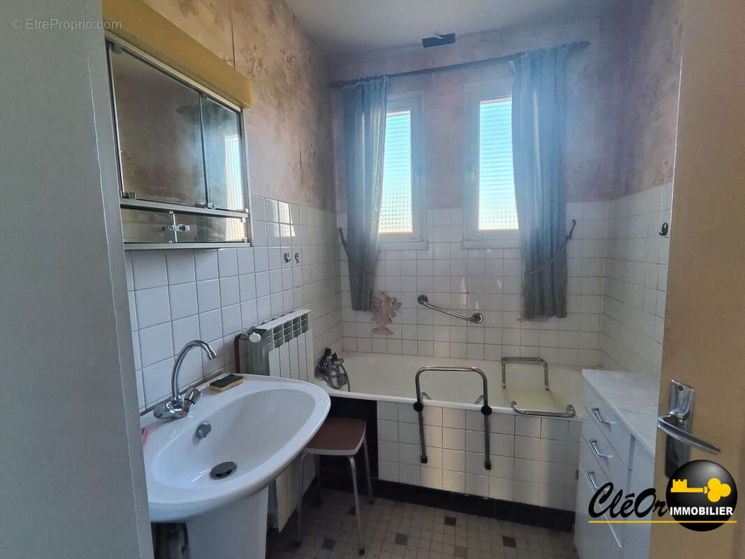 Maison à SAINT-USUGE