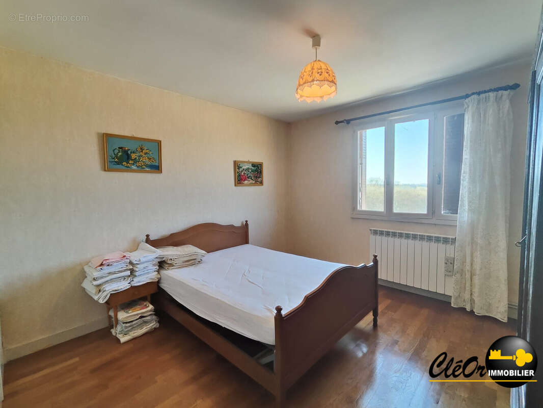 Maison à SAINT-USUGE