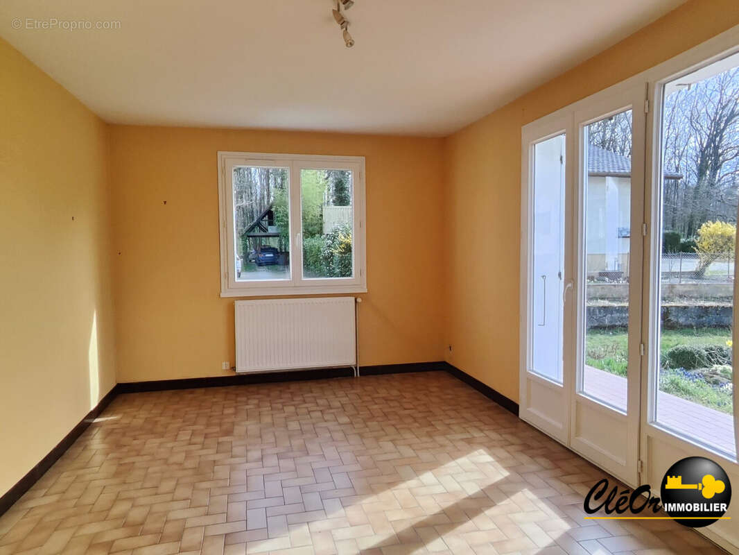 Maison à PIERRE-DE-BRESSE