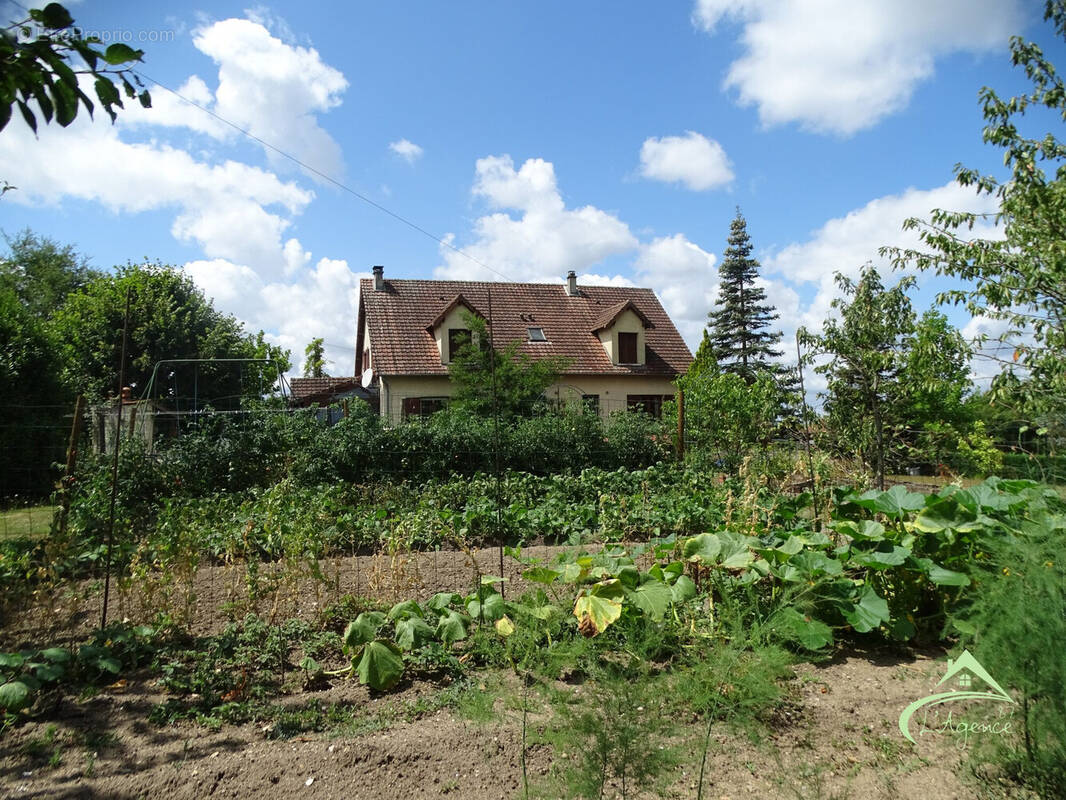 Maison à SAINT-JUNIEN
