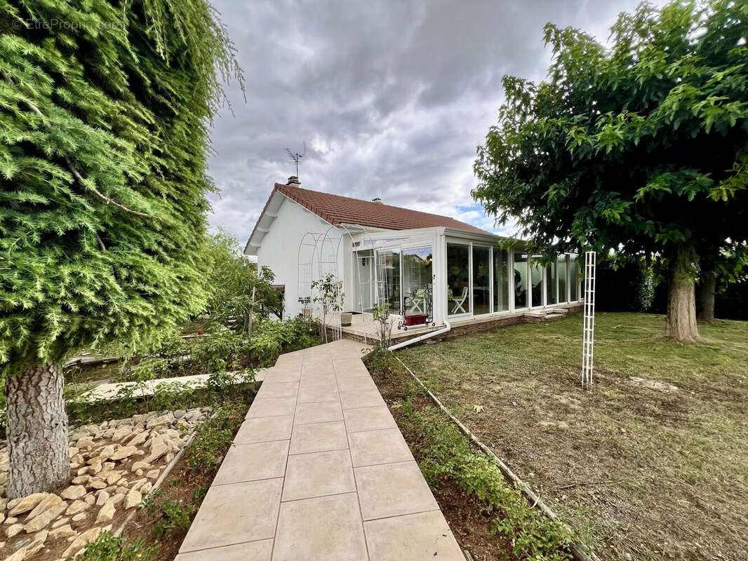 Maison à CHARVIEU-CHAVAGNEUX