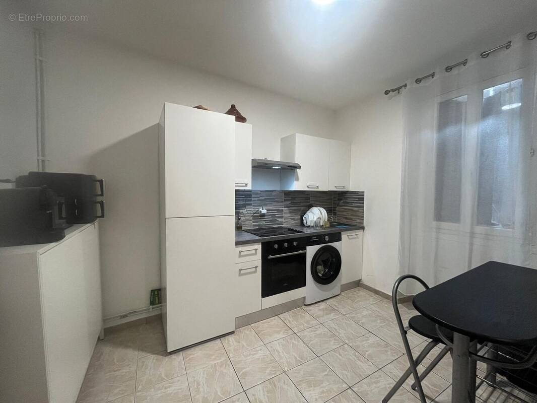 Appartement à MARSEILLE-3E