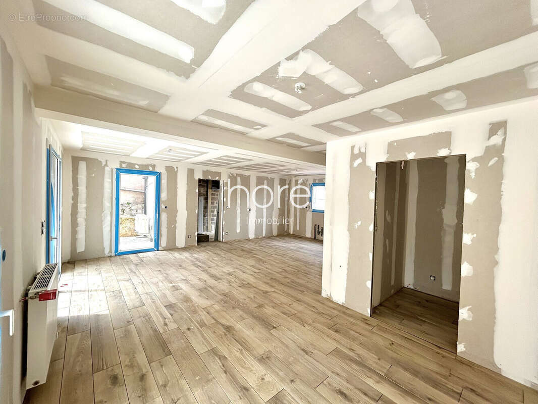 Maison à MONDEVILLE