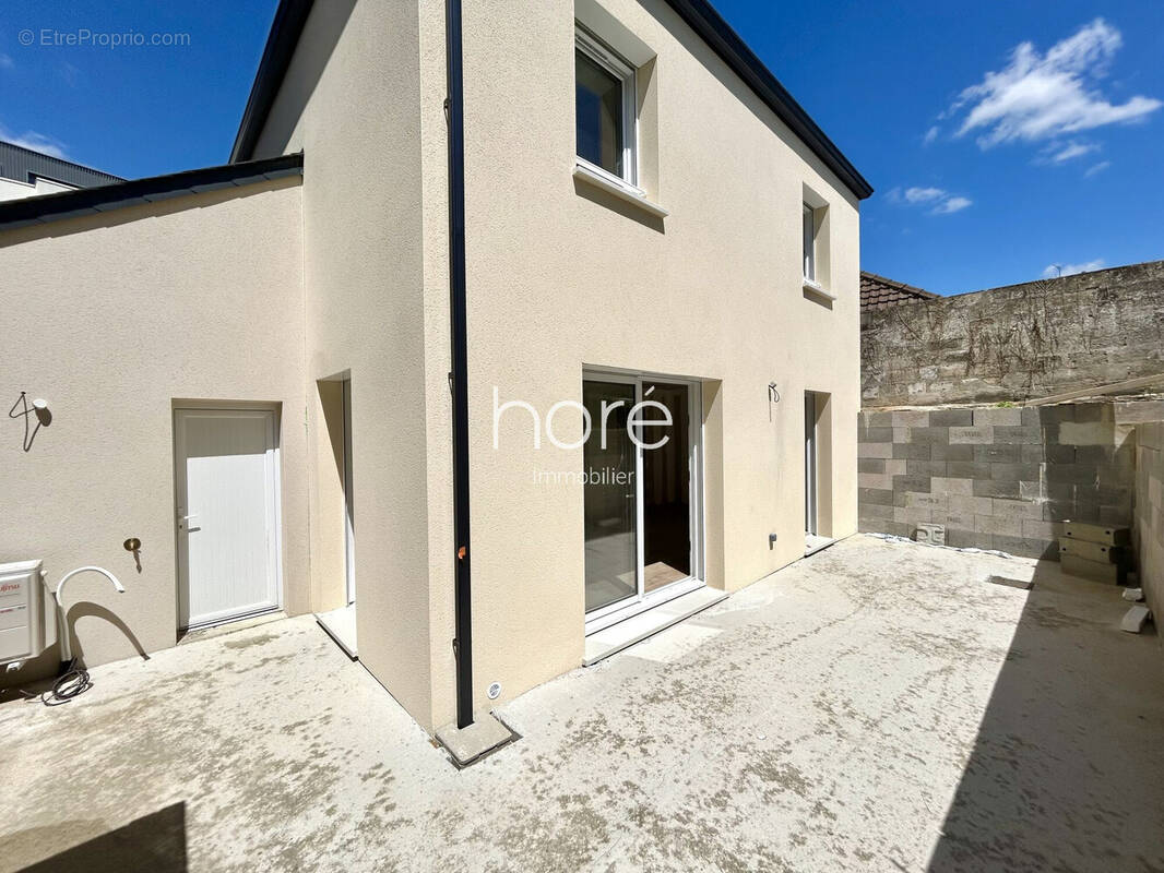 Maison à MONDEVILLE